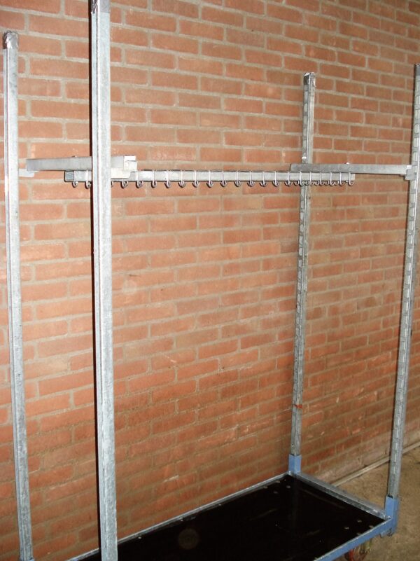 Kapstok met 40 haken op Deense kar