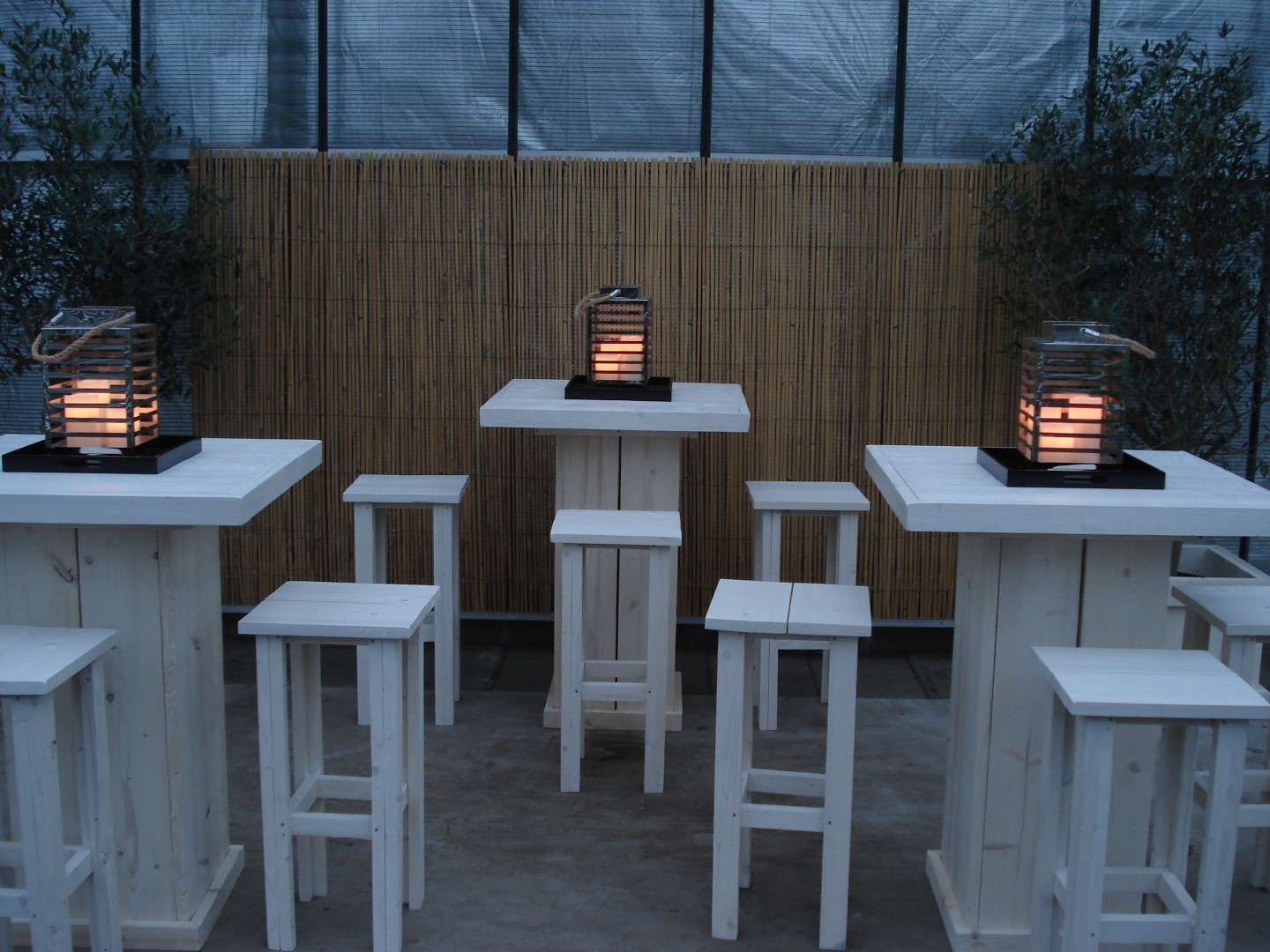 695_Steigerhouten_Statafel_met_Sfeerlicht_84x84x110_cm_Whitewash