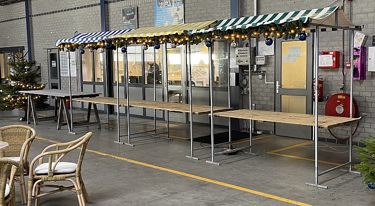 Marktkramen_oprij webs Marktkramen op rij