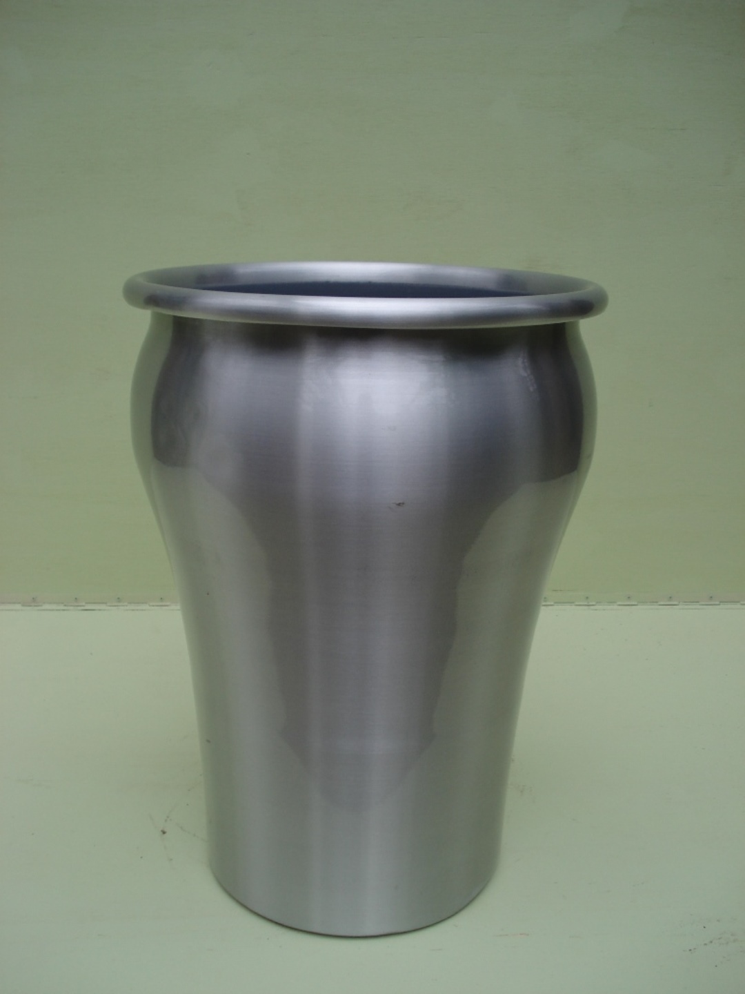 Eclipse aluminium 65 cm 62 cm hoog potmaat 34