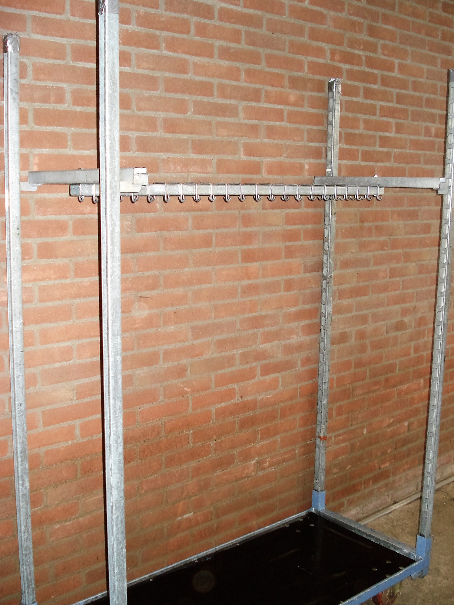 Kapstok met 40 haken op Deense kar